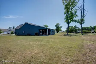 2034 Bogue Lane, New Bern, NC 28562 – photo 6: 06-2034_Bogue Ln-42