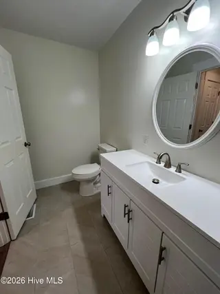 410 Loma Linda Drive, Cape Carteret, NC 28584 – photo 20: Master bathroom