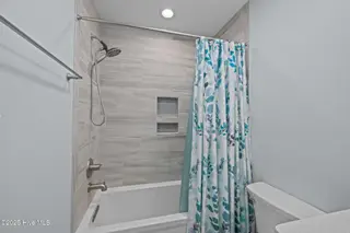 2506 Emerald Drive E, Emerald Isle, NC 28594 – photo 13: 8-web-or-mls-1S3A6443