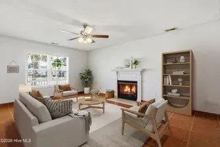 330 Lee Drive, Havelock, NC 28532 – photo 11: Living Room