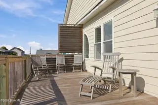 106 Willis Avenue B, Atlantic Beach, NC 28512 – photo 13: 47-web-or-mls-IMG_0696