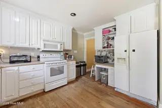 4909 Hermitage Road, Trent Woods, NC 28562 – photo 14: Kitchen