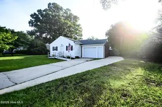 704 Henderson Drive, Jacksonville, NC 28540 – photo 2
