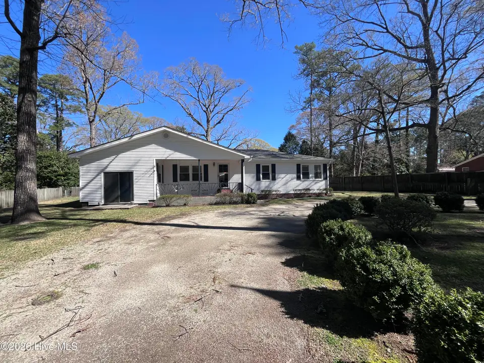 5312 Trent Woods Drive, Trent Woods, NC 28562 – photo 1 of 28: Front of Home
