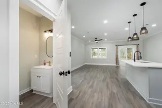517 N 11th Street, Wilmington, NC 28401 – photo 10: Int6