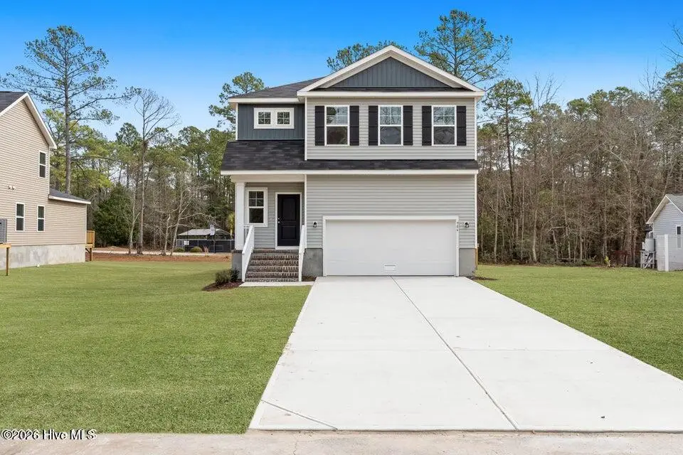 906 Lanyard Lane, New Bern, NC 28560 – photo 1 of 25: front