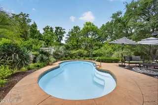 707 E Moore Street, Southport, NC 28461 – photo 6: 4-web-or-mls-HBJ_4071