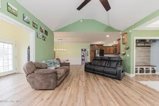 706 Daniel Lindsey Court, Sneads Ferry, NC 28460 — 3-bedroom home in Grantwood, Sneads Ferry, NC, photo 4 of 33: 10LIVING