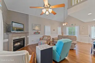 117 NE 33rd Street, Oak Island, NC 28465 – photo 9