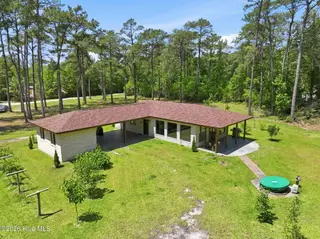 307 Crows Nest Road, Beaufort, NC 28516 — 2-bedroom home in Crows Nest Est, Beaufort, NC, photo 3 of 50: 11-web-or-mls-307 Crows Nest Rd 011