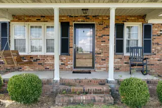 122 Paul Ed Dail Road, Kenansville, NC 28349 — 3-bedroom home, Kenansville, NC, photo 2 of 28: 122pauledtail2