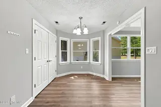 1122 Barkentine Drive, New Bern, NC 28560 – photo 11: breakfast nook