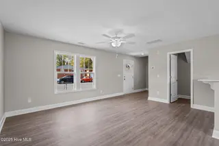 925 Campbell Street, Wilmington, NC 28401 – photo 9: 12-web-or-mls-DSC03432