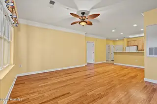 250 Woodlands Way Unit 14, Calabash, NC 28467 — 3-bedroom condo in Woodlands @ Crow Creek, Calabash, NC, photo 18 of 49: Living Room