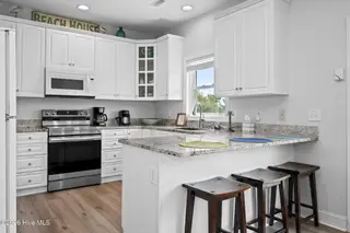 104 Wiley Court, Emerald Isle, NC 28594 – photo 21: Kitchen