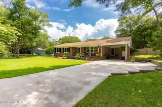 116 Holly Road, Pine Knoll Shores, NC 28512 – photo 2: 1-web-or-mls-cchadwick-visuals-116-holly