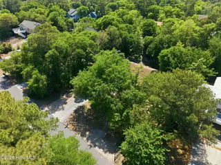 137 Doe Drive, Emerald Isle, NC 28594 – photo 7: 7-web-or-mls-dji_20260423142848_0708_d
