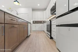 355 S Middleton Drive NW, Calabash, NC 28467 – photo 16: Cabinetry is all Soft-Close