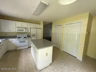 4511 Rivershore Drive, New Bern, NC 28560 – photo 3: Kitchen