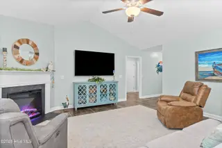 207 Morse Drive, Hubert, NC 28539 — 3-bedroom home, Hubert, NC, photo 5 of 47: 207MorseDr-8-29-25-018
