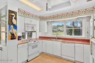 1761 Oakbrook Drive SW, Ocean Isle Beach, NC 28469 – photo 12: 12-kahunaphoto