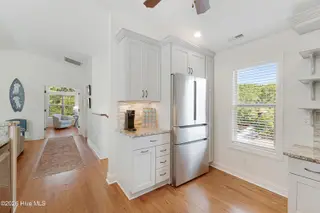 106 Wyndward Court, Emerald Isle, NC 28594 – photo 11: Kitchen with granite countertops