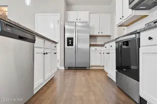 1573 Murre Court SE, Bolivia, NC 28422 — 5-bedroom home in Avalon, Bolivia, NC, photo 19 of 48: Stainless appliances