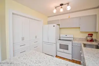 307 Anita Forte Drive, Cape Carteret, NC 28584 – photo 15: Kitchen