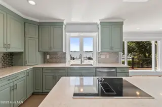 995 Chadwick Shores Drive, Sneads Ferry, NC 28460 – photo 8: 53_kitchen