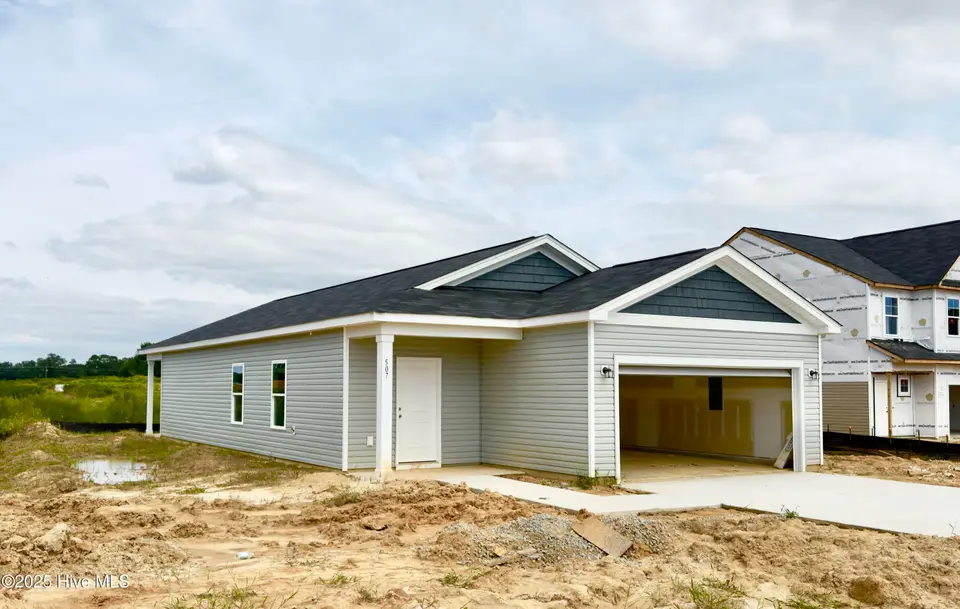 507 Bellefonte Court, Richlands, NC 28574 – photo 1 of 23: Home Front