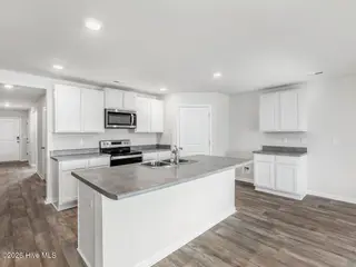 411 Driftwood Drive 46, Richlands, NC 28574 – photo 8: DrummondGrove6283kitDRHorton-010-001-128