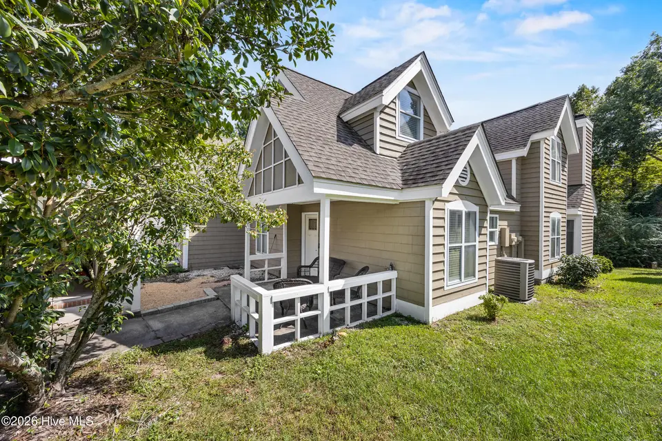 5122a Greenville Loop Road, Wilmington, NC 28409 — 4-bedroom townhome, Wilmington, NC, photo 1 of 56: 1_front exterior