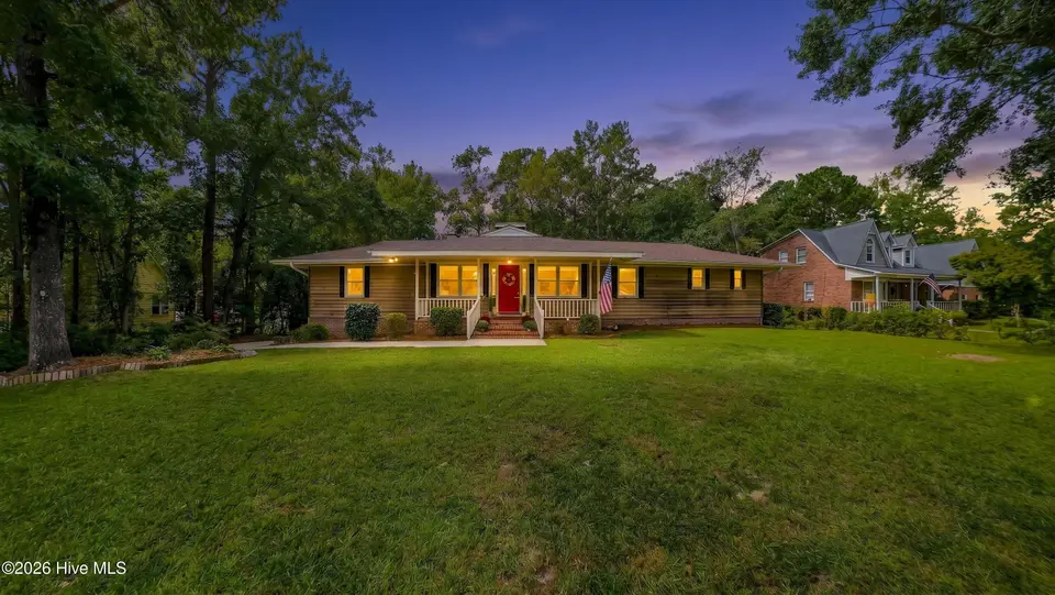 306 Shore Point Drive, Wilmington, NC 28411 — 4-bedroom home in Bayshore Estates, Wilmington, NC, photo 1 of 78: 306ShorepointDrTW