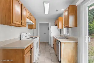 25 Crown Point Road, Hubert, NC 28539 — 3-bedroom home in Crown Point, Hubert, NC, photo 7 of 20: crown-7