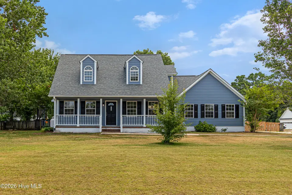 113 Casey Lane, Newport, NC 28570 – photo 1 of 45: Beautiful home in Bur Oaks