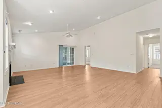 4940 Coronado Drive, Wilmington, NC 28409 — 3-bedroom home in Masonboro Woods, Wilmington, NC, photo 11 of 52: 40-web-or-mls-DSC07833
