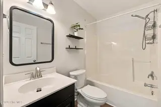 134 Luke Court, New Bern, NC 28560 – photo 21: Bathroom