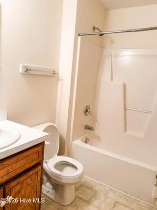 2110 Shamrock Drive E, Wilson, NC 27893 – photo 8: Bathroom