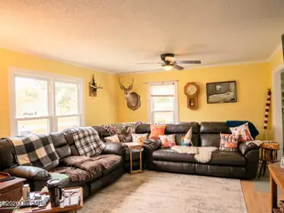 4212 West Prince Road, Farmville, NC 27828 – photo 13: Living Room