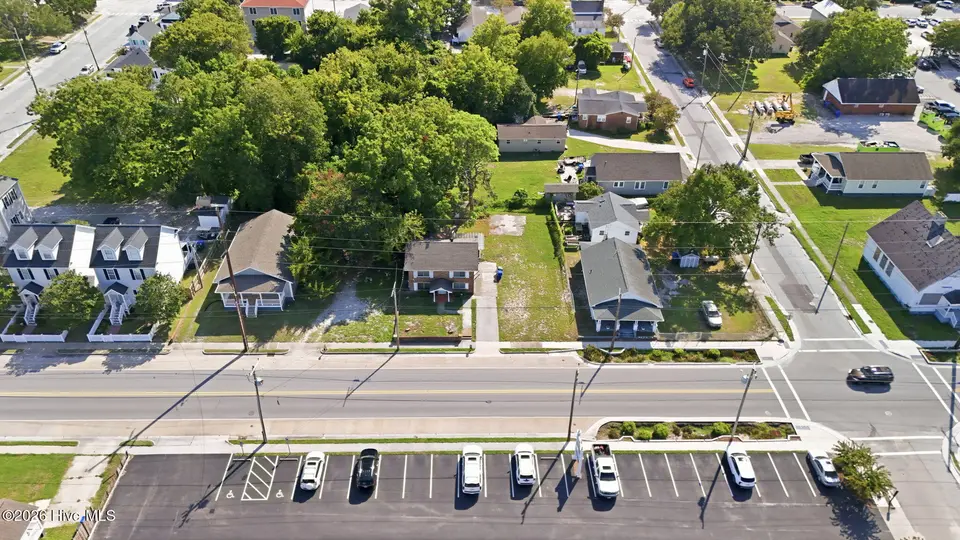 608 Cedar Street, Beaufort, NC 28516 – photo 1 of 18: 1-web-or-mls-DJI_20260902155834_0484_D