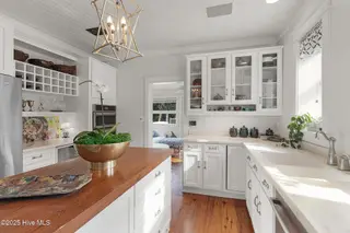 2108 Shepard Street, Morehead City, NC 28557 – photo 5: Luxurious kitchen