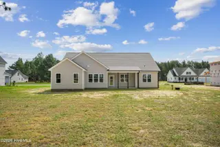 117 N Rabbit Run Drive, Smithfield, NC 27577 – photo 5: 09-117 N Rabbit Run Dr-9