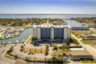 4425 Arendell Street 303 Harborside Club At 70 West, Morehead City, NC 28557 – photo 9: 4425 Arendell Street 303, Morehead City