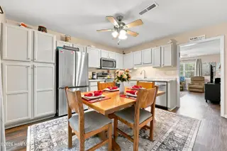 303 Barbour Road 703, Morehead City, NC 28557 – photo 7: Kitchen