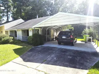 1014a Kings Way, New Bern, NC 28562 – photo 23: Front of house car port