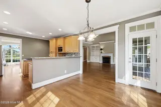 104 Bargate Drive, New Bern, NC 28562 – photo 21: From Breakfast Nook to Family Room
