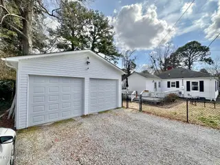 900 Tuscarora Avenue, Elizabeth City, NC 27909 – photo 7: 2 car garage