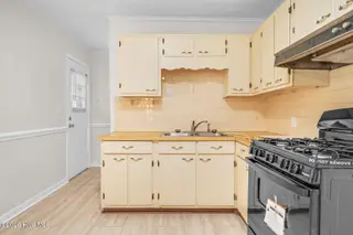 1709 W Wilson Street, Tarboro, NC 27886 – photo 12: Eat-In Kitchen
