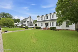 1410 Rhem Avenue, New Bern, NC 28560 – photo 6: 5-web-or-mls-0C0A9220_Edit