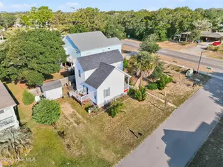 4007 E Oak Island Drive, Oak Island, NC 28465 – photo 21: 17-kahunaphoto